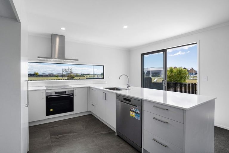 Photo of property in 41 Monaro Place, Papamoa, 3118