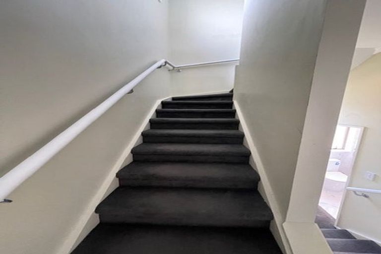 Photo of property in 10a Marie Crescent, Te Atatu South, Auckland, 0610