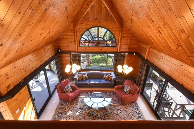 Photo of property in 20 Tupara Crescent, Kawaha Point, Rotorua, 3010