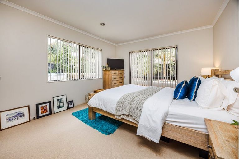 Photo of property in 24 Corsica Way, Karaka, Papakura, 2113