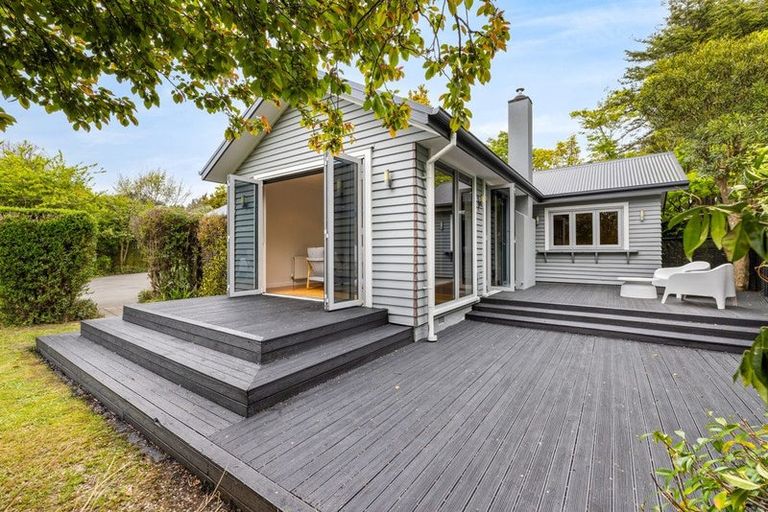 Photo of property in 35 Kirkwood Avenue, Upper Riccarton, Christchurch, 8041