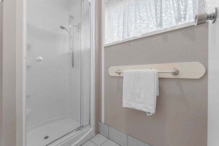 Photo of property in 6 Lakeside Drive, Pahurehure, Papakura, 2113