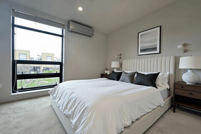 Photo of property in 17 Isitt Road, Hobsonville, Auckland, 0616