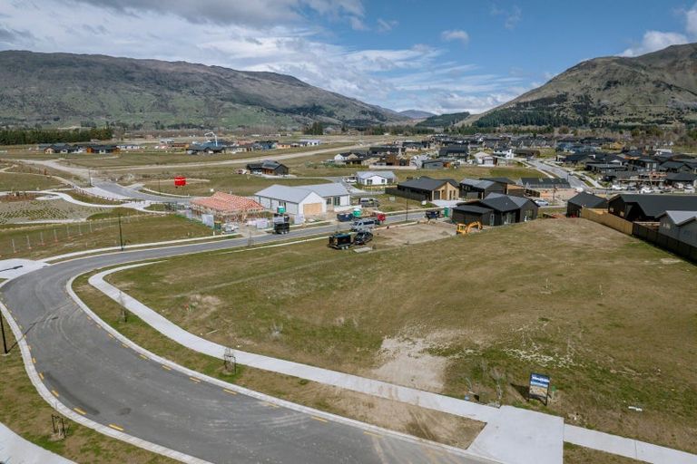 Photo of property in 11 Simpson Crescent, Wanaka, 9305