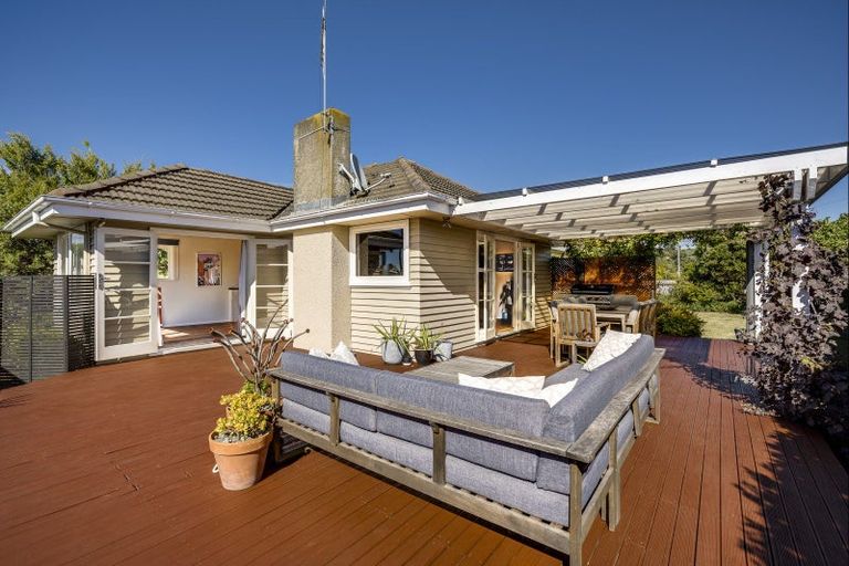 Photo of property in 43 Neeve Road, Taradale, Napier, 4112