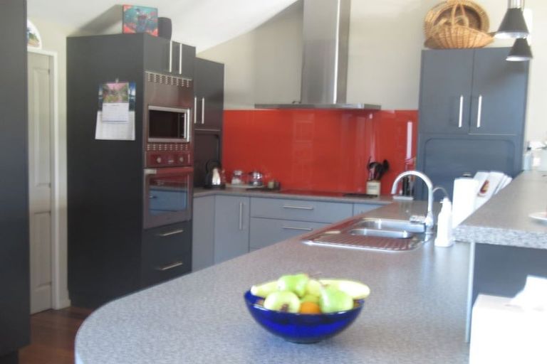 Photo of property in 3 Moss Lane, Raumati Beach, Paraparaumu, 5032