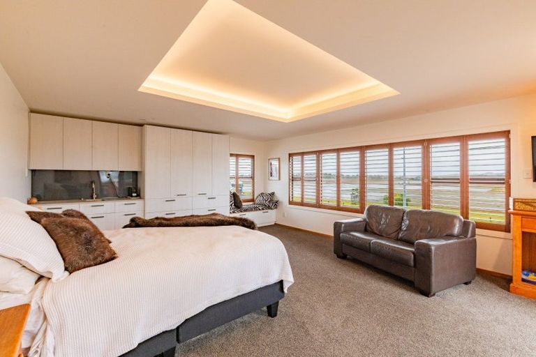 Photo of property in 62 Meeanee Quay, Westshore, Napier, 4110