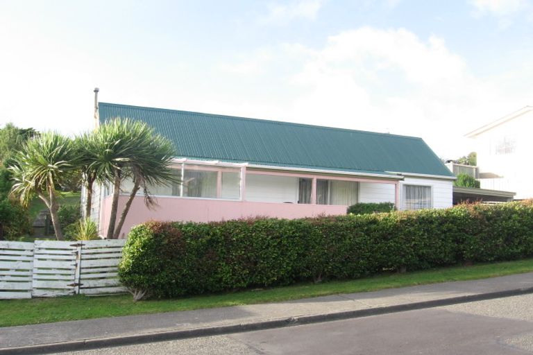 Photo of property in 7 Cambrian Street, Churton Park, Wellington, 6037