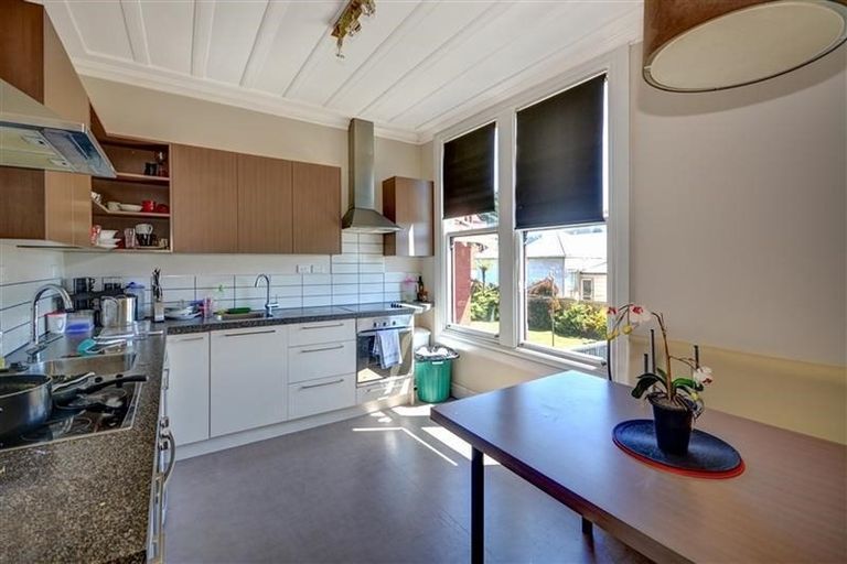 Photo of property in 1 Elm Row, Dunedin Central, Dunedin, 9016