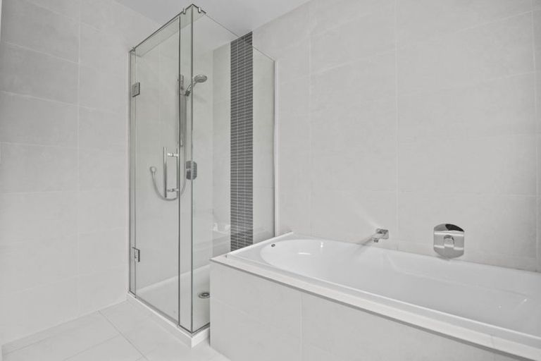 Photo of property in 114 Fairview Avenue, Fairview Heights, Auckland, 0632