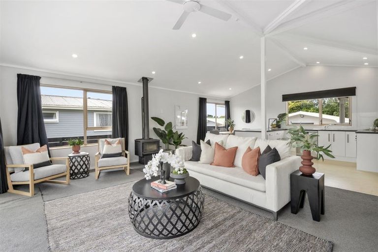 Photo of property in 20 Stonehurst Avenue, Waiuku, 2123