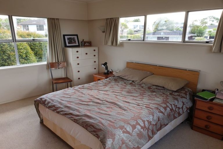 Photo of property in 15 Eyre Street, Henderson, Auckland, 0612
