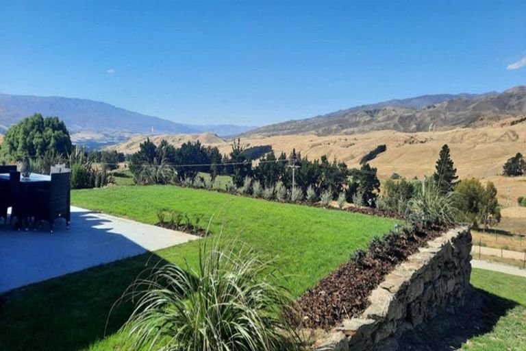 Photo of property in 218 Hawksburn Road, Nevis, Cromwell, 9384