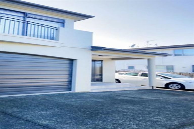 Photo of property in 60 English Oak Drive, Schnapper Rock, Auckland, 0632