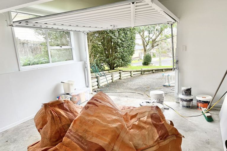 Photo of property in 35e Edmonton Road, Henderson, Auckland, 0612