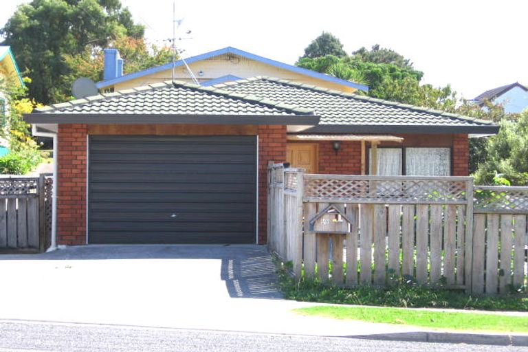 Photo of property in 1/51 Hutchinson Avenue, New Lynn, Auckland, 0600