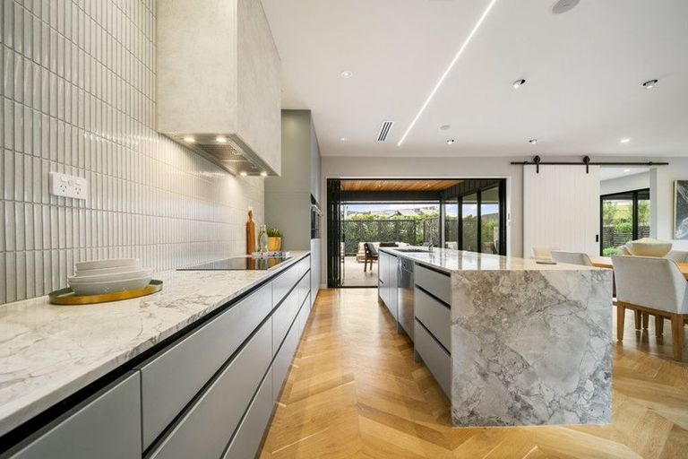 Photo of property in 2 Hanikura Street, Long Bay, Auckland, 0630