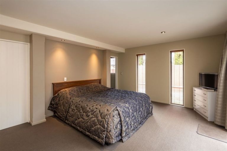 Photo of property in 25 Linkwater Way, Parklands, Christchurch, 8083