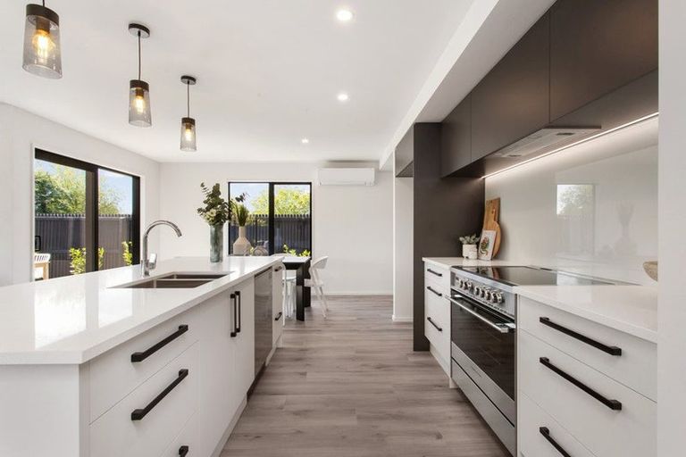 Photo of property in 92b Memorial Avenue, Ilam, Christchurch, 8053