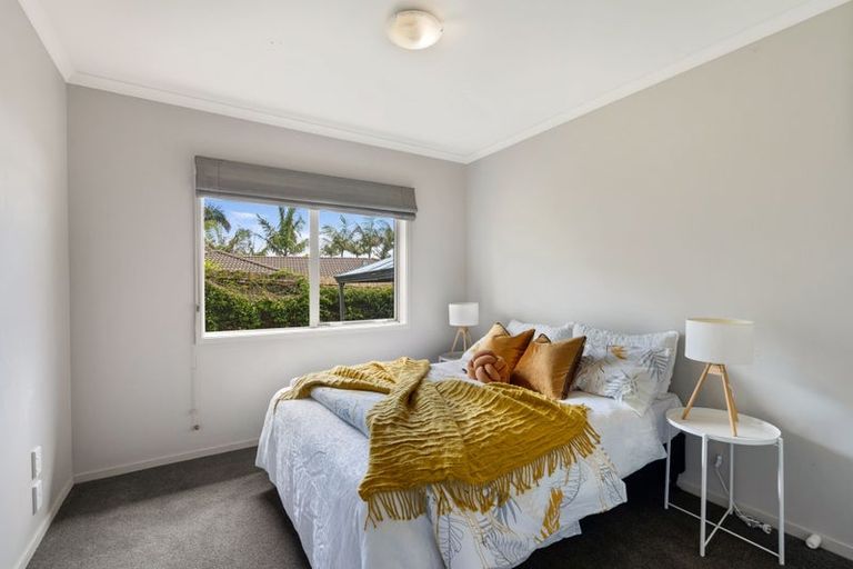 Photo of property in 8 Neaptide Close, Red Beach, 0932