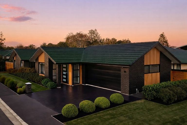 Photo of property in 2 Graeme Cooper Lane, Avonhead, Christchurch, 8042