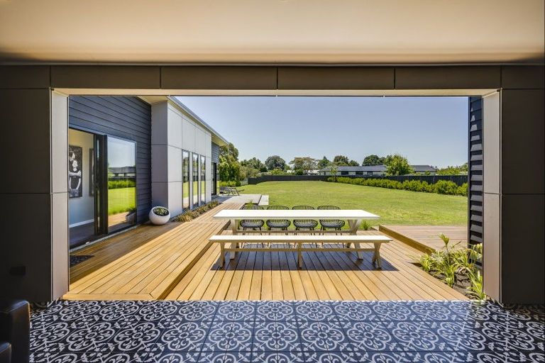 Photo of property in 68 Mcelwee Street, Jervoistown, Napier, 4112