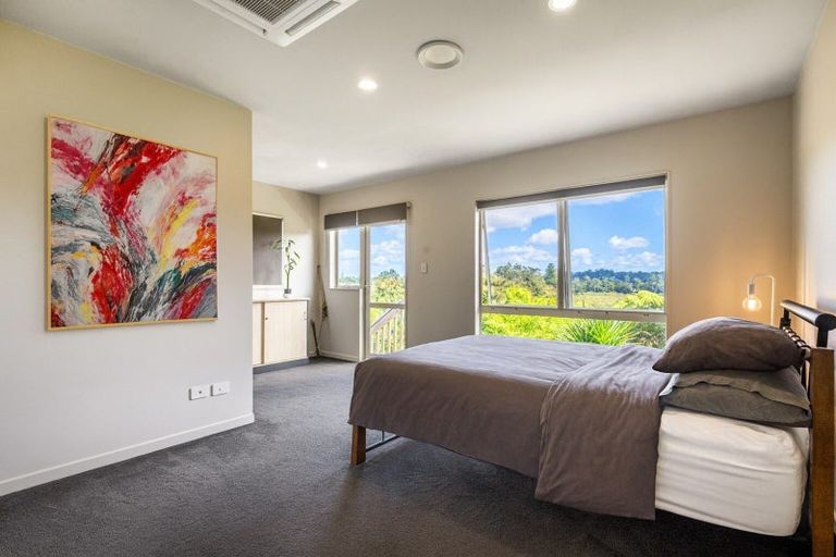 Photo of property in 29 Schopolo Place, Schnapper Rock, Auckland, 0632