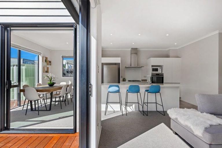 Photo of property in 21 Ian Morrison Road, Hobsonville, Auckland, 0616