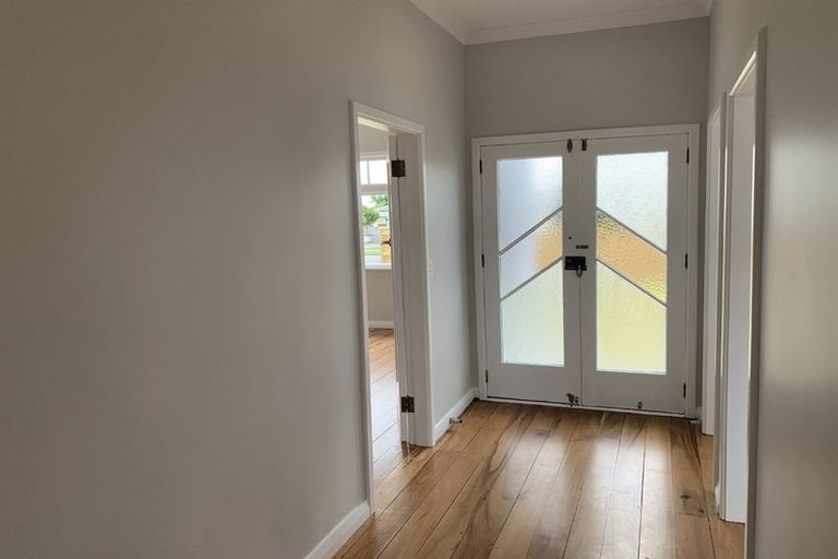 Photo of property in 74 Queenwood Road, Levin, 5510