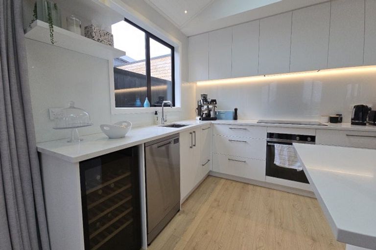 Photo of property in 20 Barn Road, Jacks Point, 9371