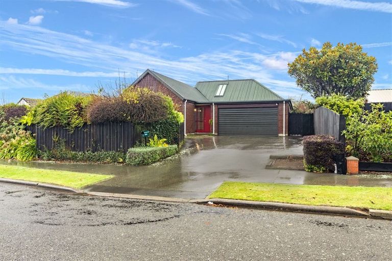 Photo of property in 6 Westgrove Avenue, Avonhead, Christchurch, 8042