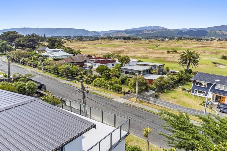 Photo of property in 55a Golf Road, Paraparaumu Beach, Paraparaumu, 5032