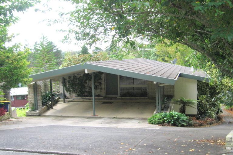 Photo of property in 30 Deane Avenue, Titirangi, Auckland, 0604