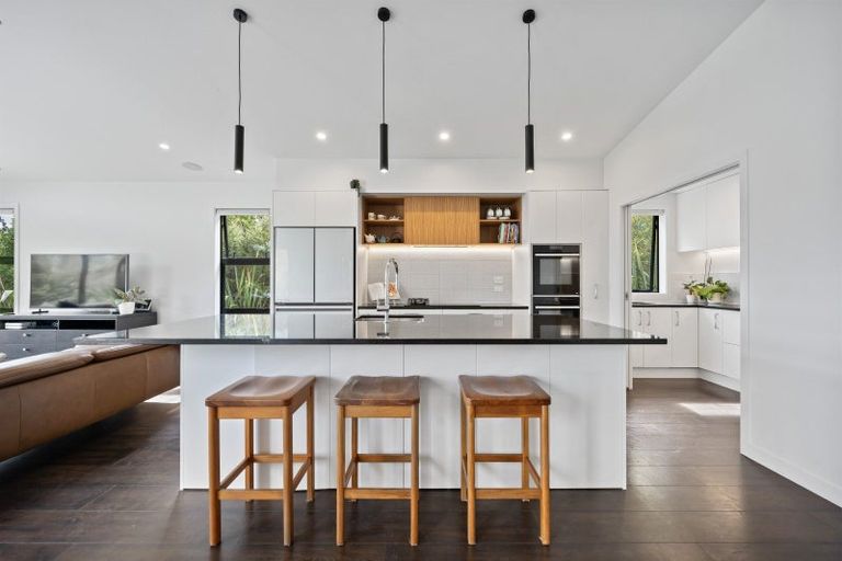 Photo of property in 2 Odlin Lane, Red Beach, 0932