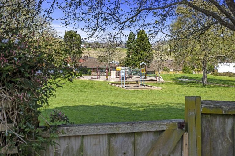 Photo of property in 4 Molyneux Place, Welcome Bay, Tauranga, 3112