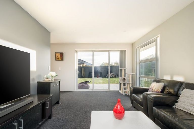 Photo of property in 33 Northmoor Boulevard, Rolleston, 7615