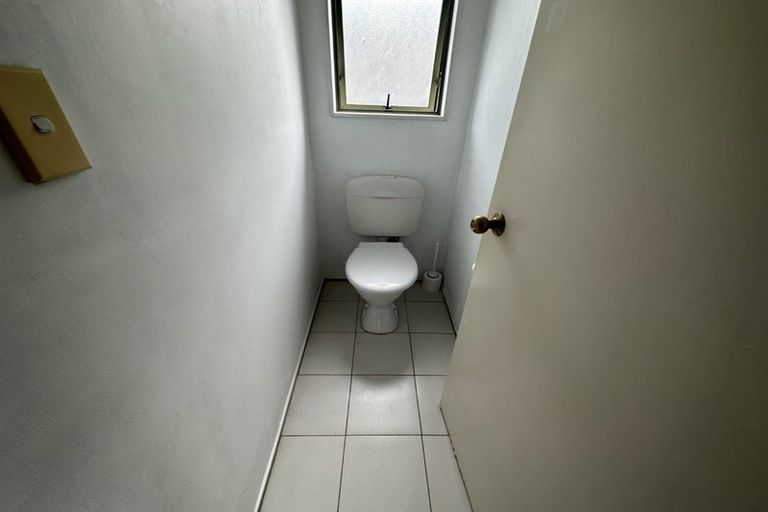 Photo of property in 1/154 Rathgar Road, Henderson, Auckland, 0610