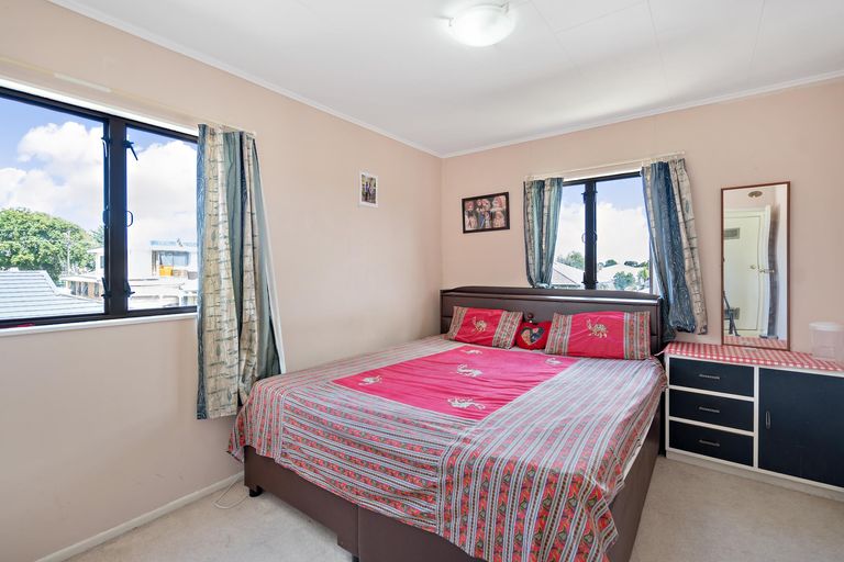 Photo of property in 2/77 Fitzroy Street, Papatoetoe, Auckland, 2104