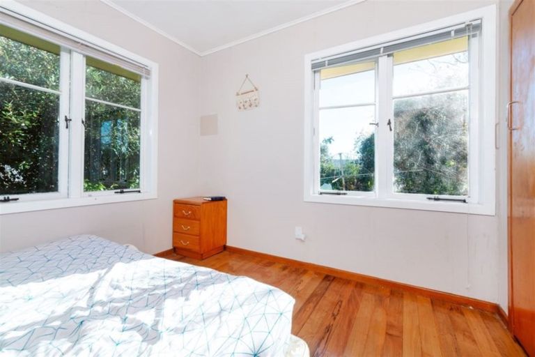 Photo of property in 7 Beaufield Lane, Te Atatu Peninsula, Auckland, 0610