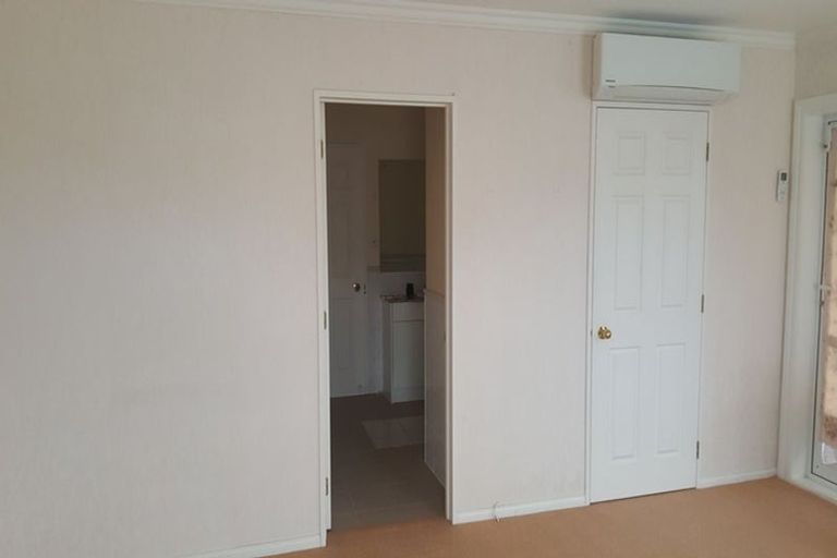 Photo of property in 32 Middlefield Drive, East Tamaki Heights, Auckland, 2016