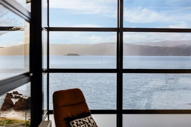 Photo of property in 377a Karaka Bay Road, Karaka Bays, Wellington, 6022