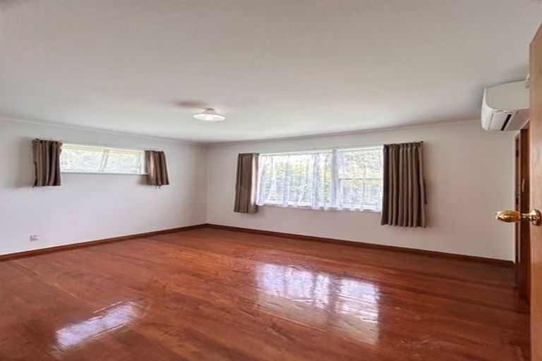 Photo of property in 21 Shanaway Rise, Hillcrest, Auckland, 0627