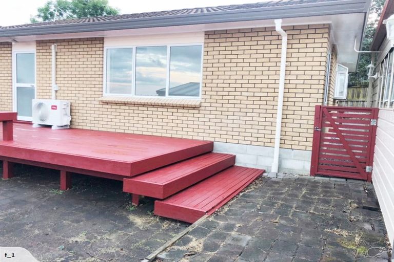 Photo of property in 11 Kearney Place, Massey, Auckland, 0614