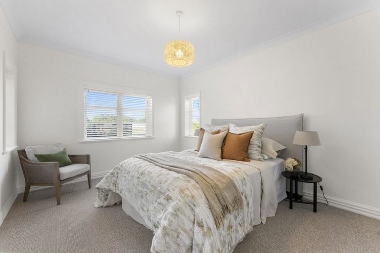 Photo of property in 35 Upjohn Street, Brooklands, New Plymouth, 4310