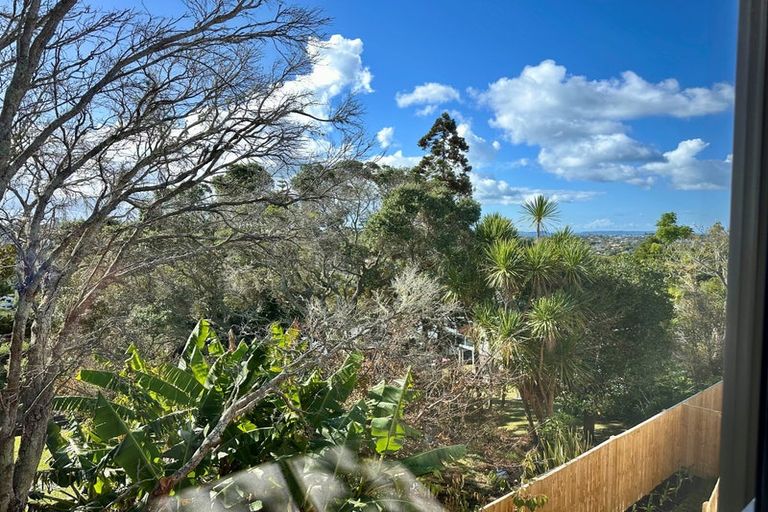 Photo of property in 3/147c Carlisle Road, Northcross, Auckland, 0632