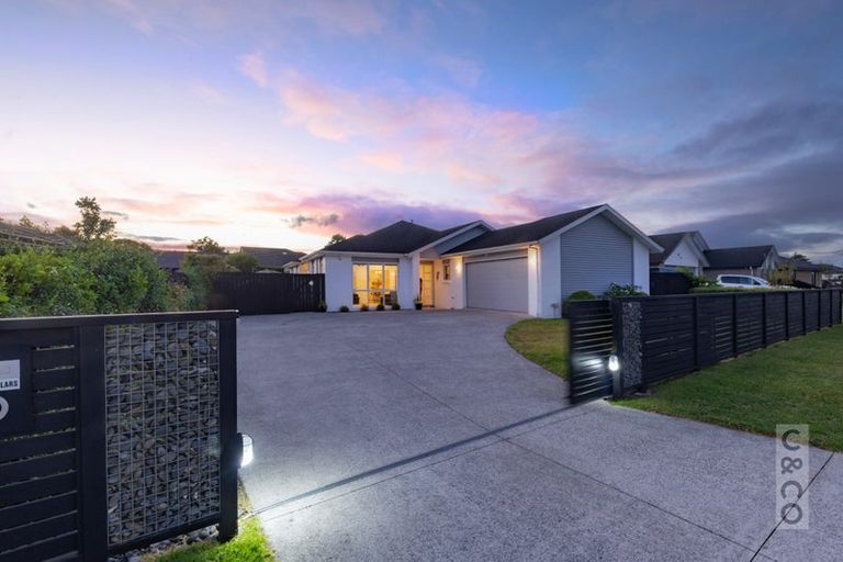 Photo of property in 30 Jelas Drive, Riverhead, 0820