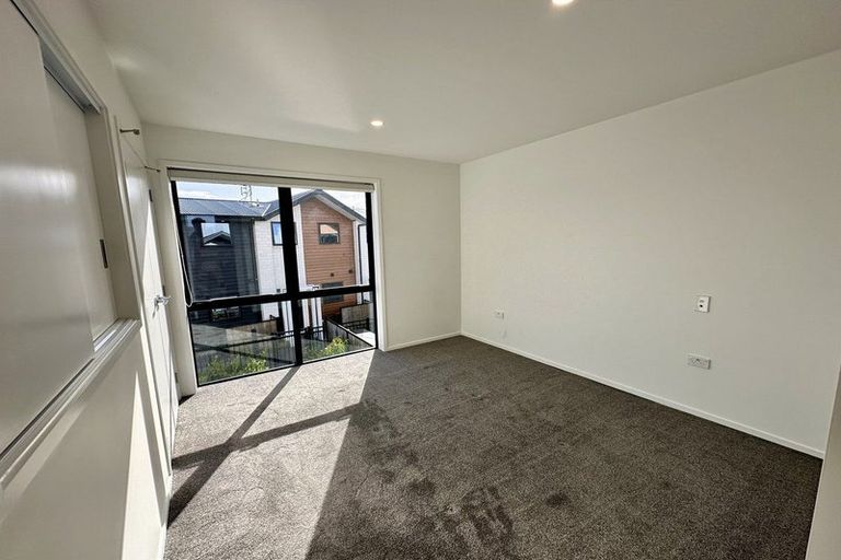 Photo of property in 8/170 Don Buck Road, Massey, Auckland, 0614