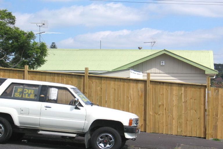 Photo of property in 2/36 Mahara Avenue, Birkenhead, Auckland, 0626