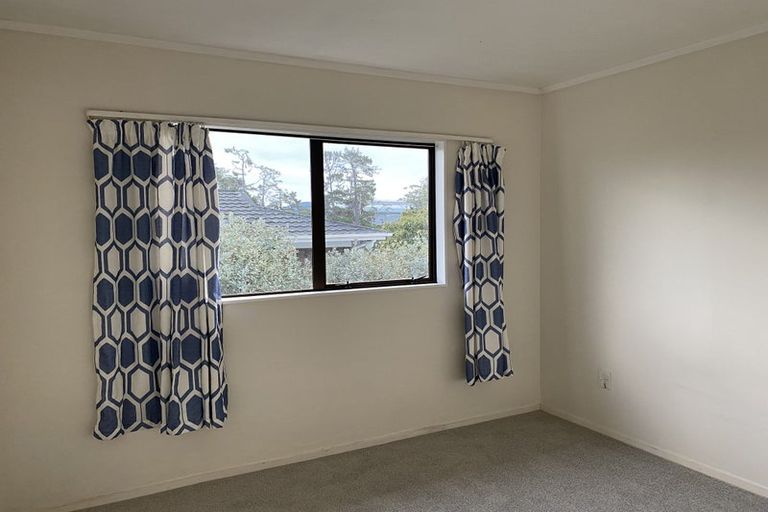 Photo of property in 2/8 Quiet Street, Te Atatu South, Auckland, 0610