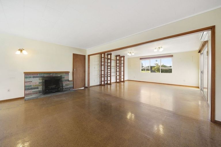 Photo of property in 98 Field Way, Waikanae Beach, Waikanae, 5036
